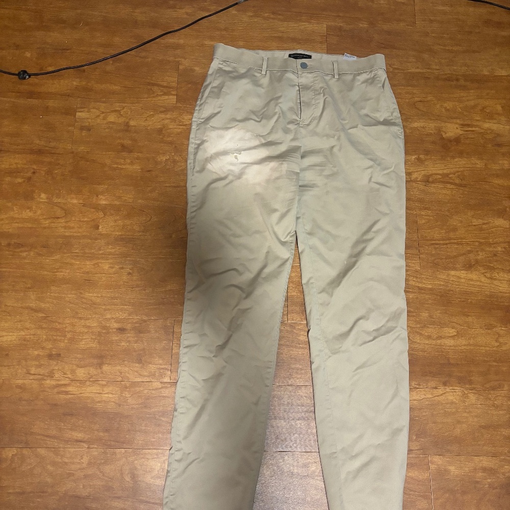 Banana republic tan khaki pants - 33x34